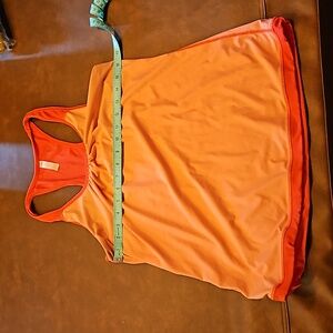 LUCY workout shirt size MEDIUM M in orange/pink